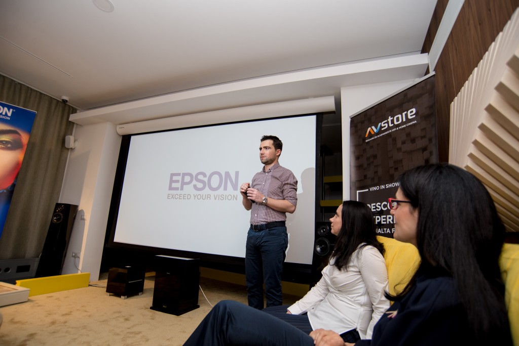 Lansare Videoproiector Epson EH-LS10000 la AVstore