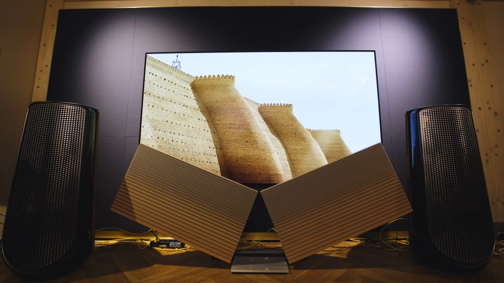 Beovision Harmony TV in showroom-ul AVstore Herastrau